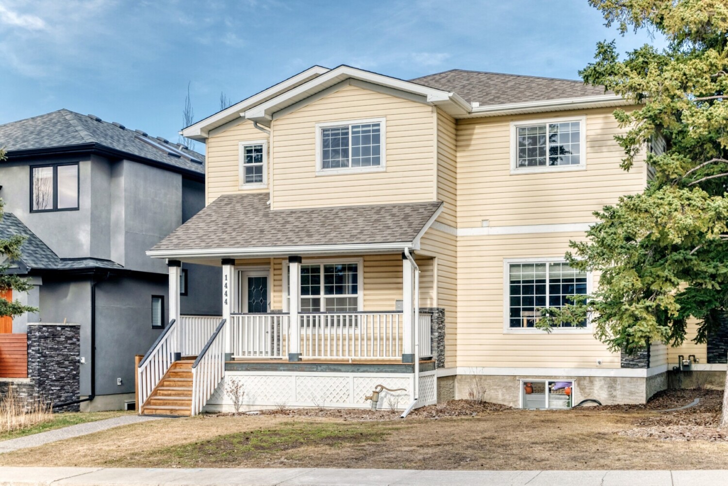 02.Photo .1444 40 St SW Calgary.072799 | 1444-40 Street SW